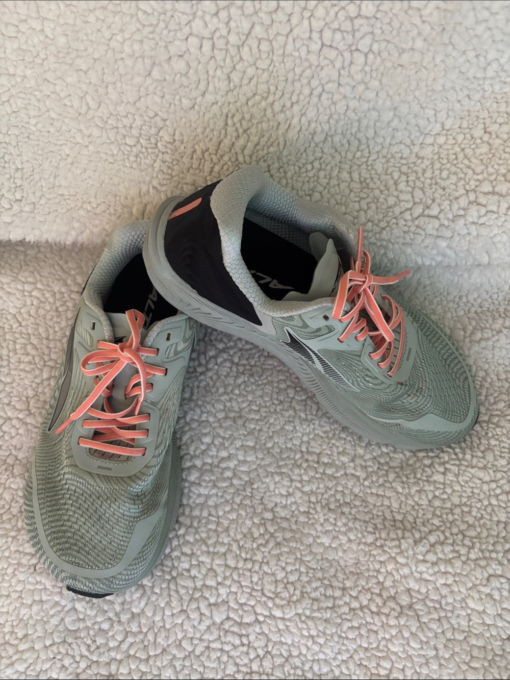 Altra Women's Light Green Athletic Shoes with Pink Laces - Picture 2 of 8